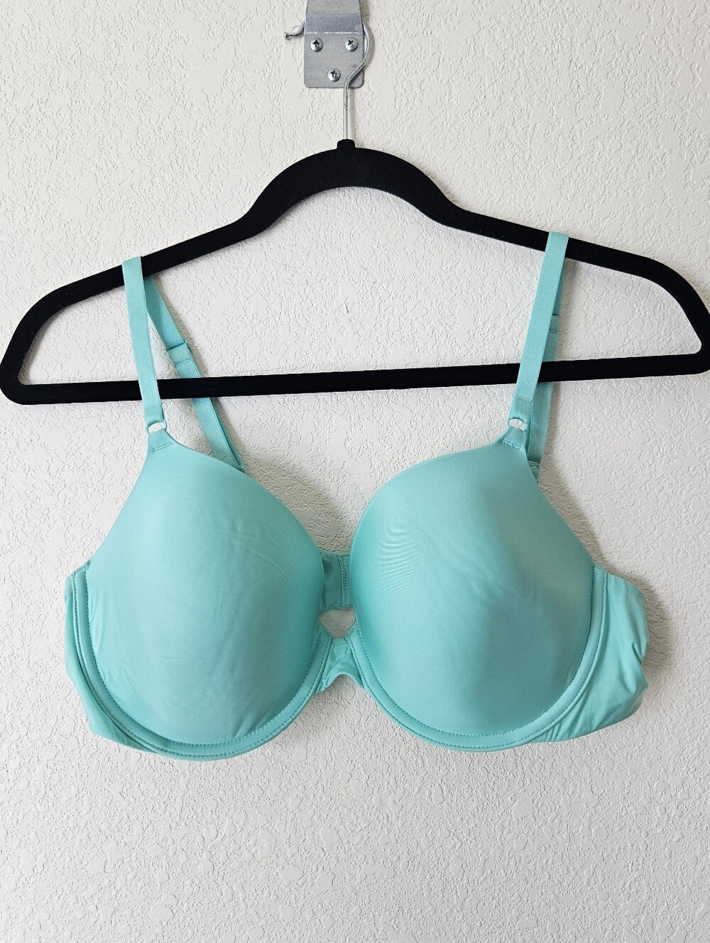Victoria's Secret Classic Molded T-Shirt Bra in Aqua 38c